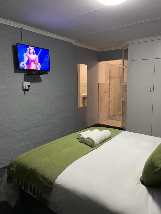 Host Hub Guest House Kempton Park Exterior photo