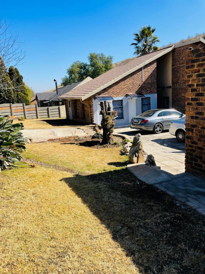 Host Hub Guest House Kempton Park Exterior photo