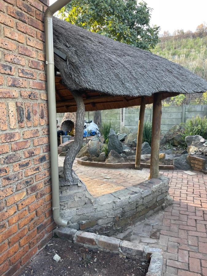 Host Hub Guest House Kempton Park Exterior photo