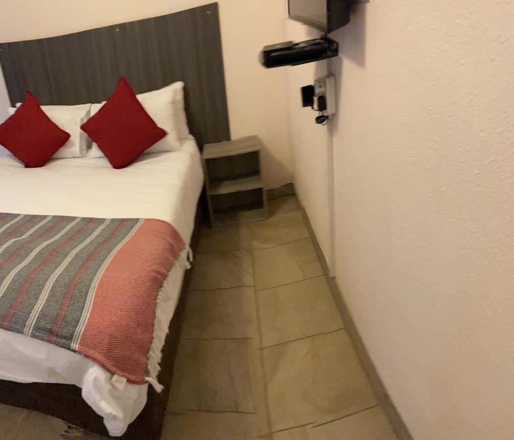Host Hub Guest House Kempton Park Exterior photo