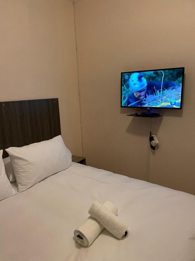 Host Hub Guest House Kempton Park Exterior photo