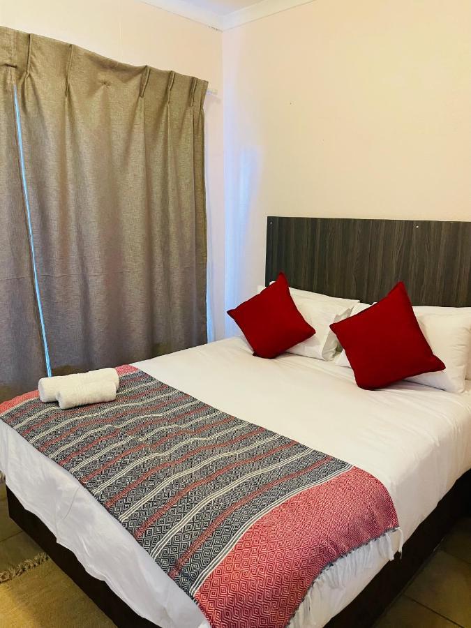 Host Hub Guest House Kempton Park Exterior photo