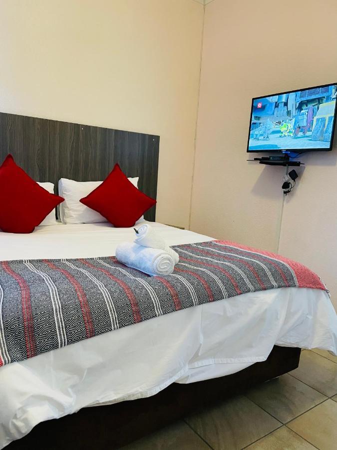 Host Hub Guest House Kempton Park Exterior photo