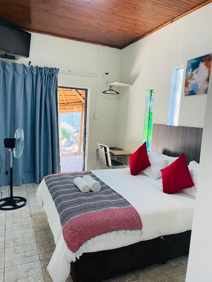 Host Hub Guest House Kempton Park Exterior photo