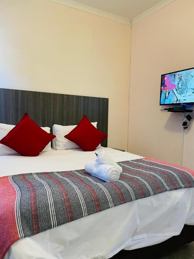 Host Hub Guest House Kempton Park Exterior photo
