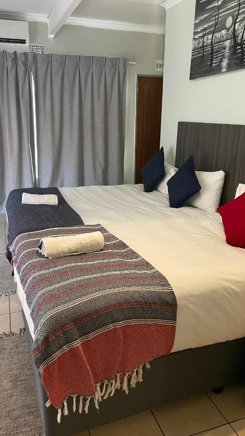 Host Hub Guest House Kempton Park Exterior photo