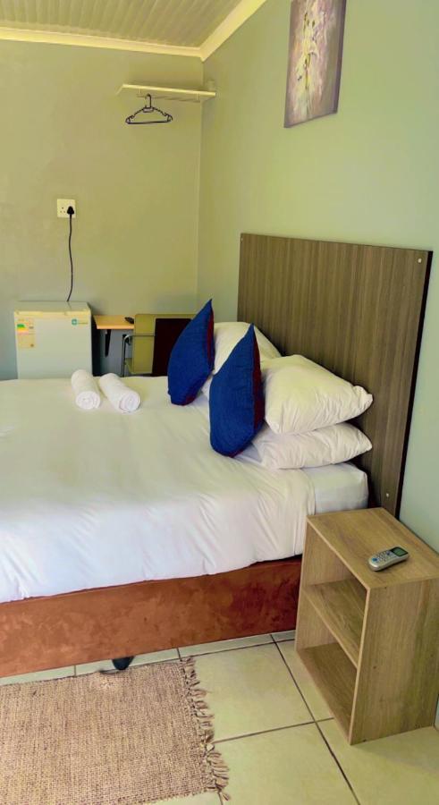 Host Hub Guest House Kempton Park Exterior photo