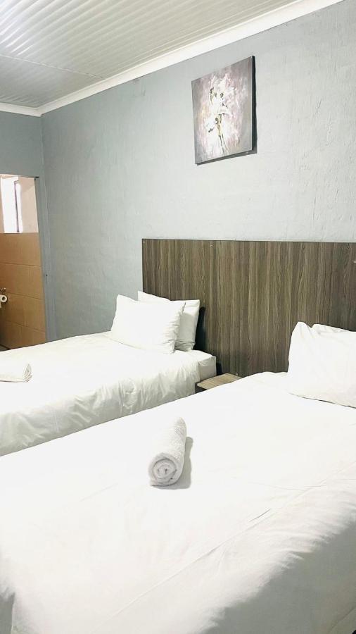 Host Hub Guest House Kempton Park Exterior photo