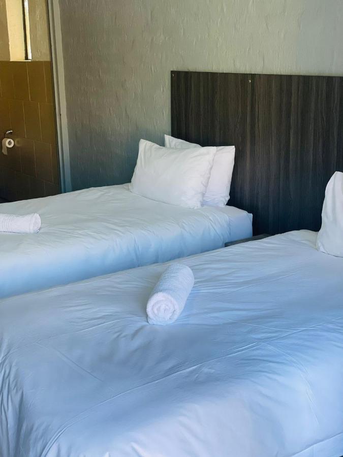 Host Hub Guest House Kempton Park Exterior photo
