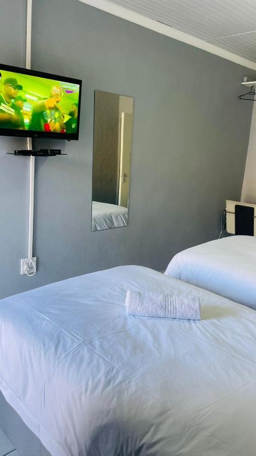 Host Hub Guest House Kempton Park Exterior photo