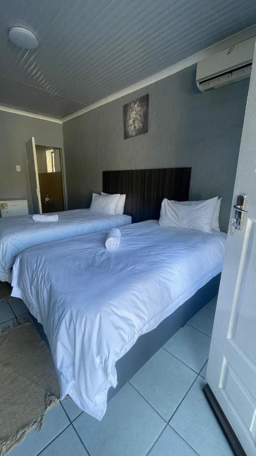 Host Hub Guest House Kempton Park Exterior photo